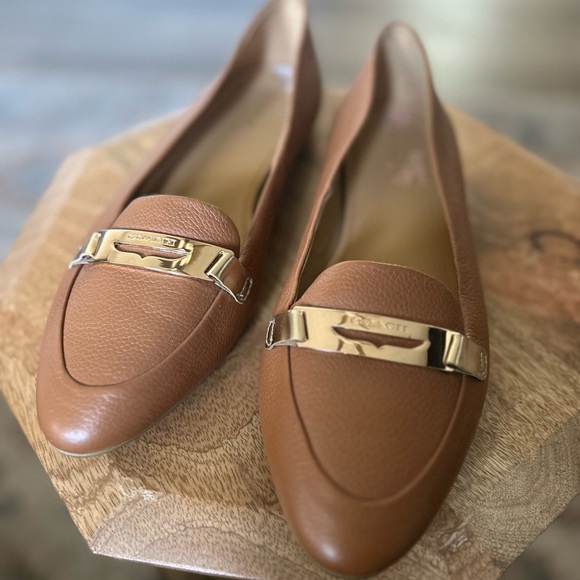 Coach Leather loafers Size 12
Great condition - Picture 4 of 10
